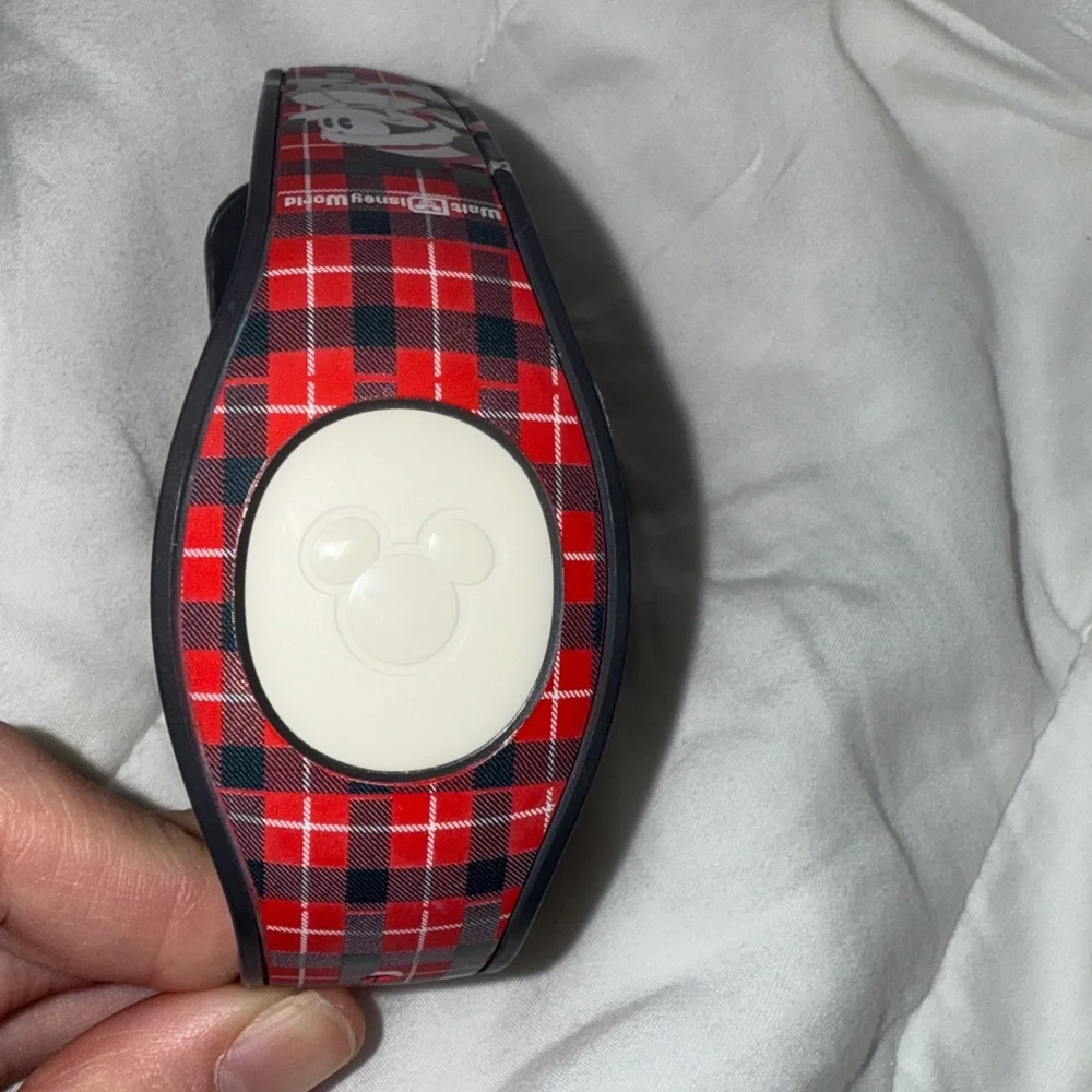 RETIRED Disney World Mickey Christmas Plaid Exclusive Magic Band